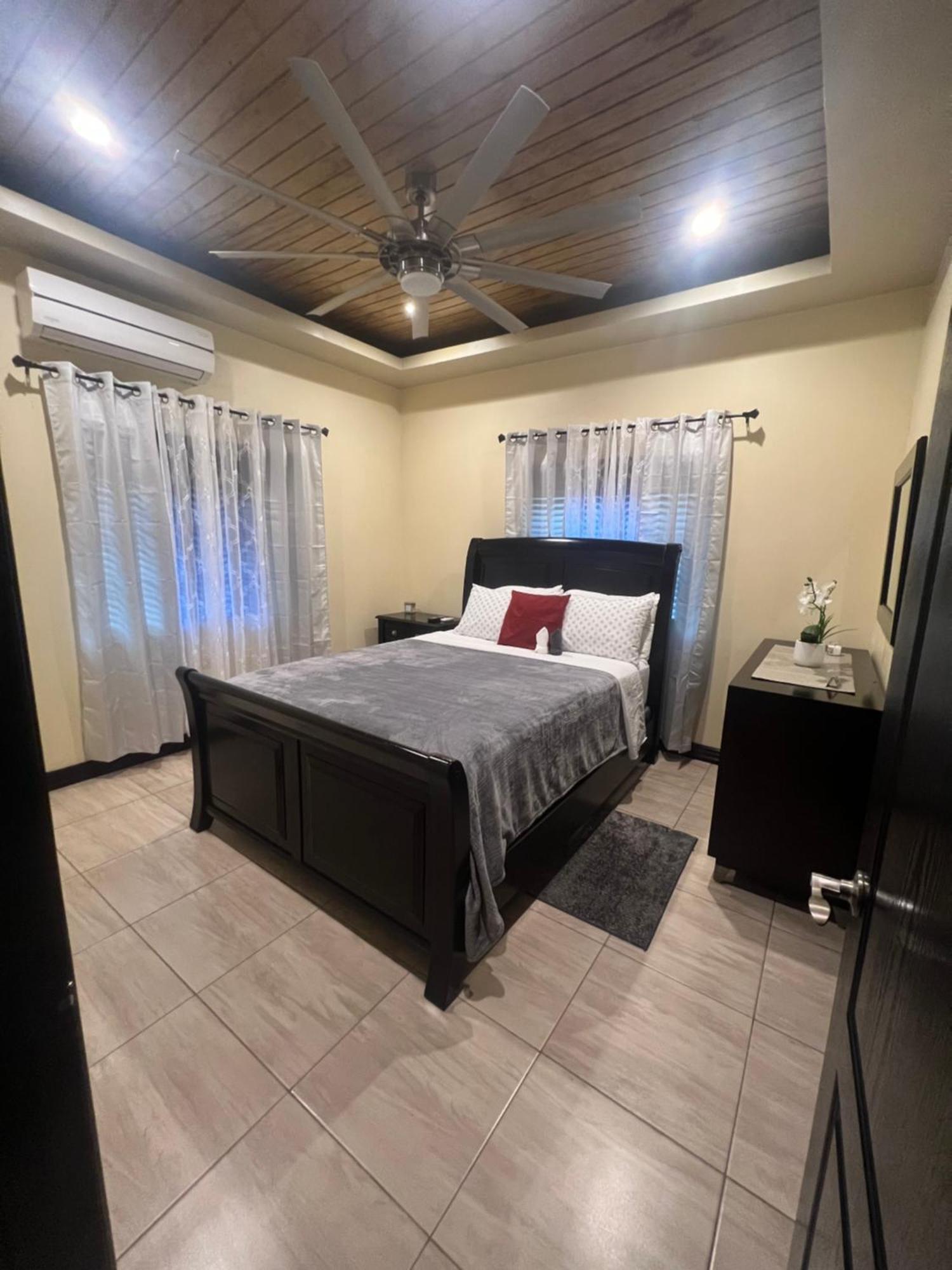 Kingston Oasis One Bedroom Экстерьер фото